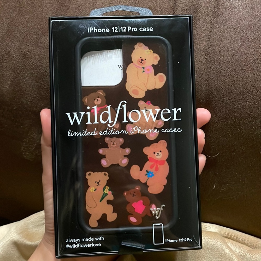 Wildflowers Brown Bear Pattern iPhone 12/12 Pro Case